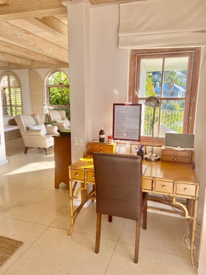 Villa Del Mar - "Luxurious En-Suite Bedroom With Lounge And Stunning Sea View Balcony In Bantry Bay" Cidade Do Cabo Exterior foto